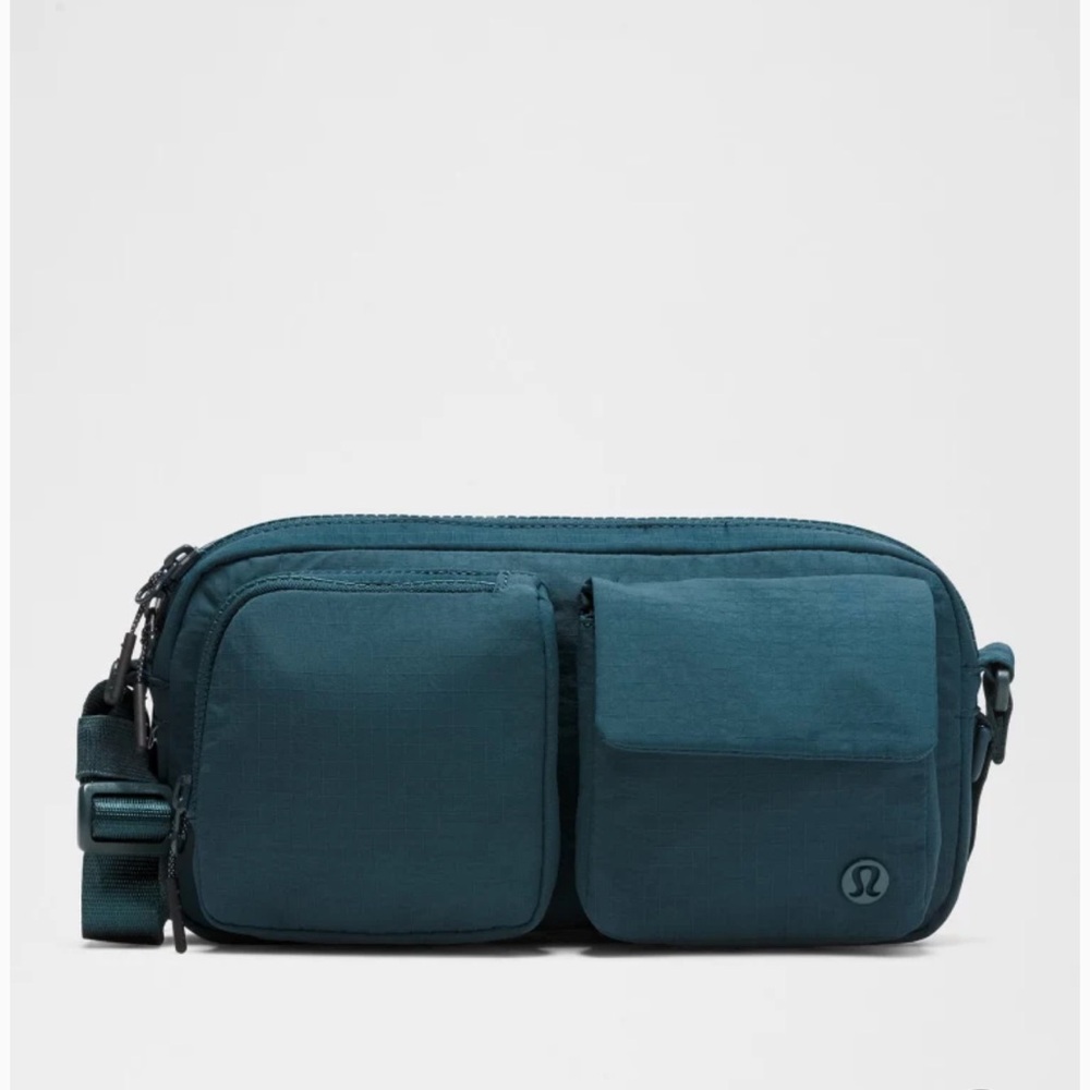 NWT Lululemon - Multi-Pocket Crossbody Bag 2.5L Warp Teal